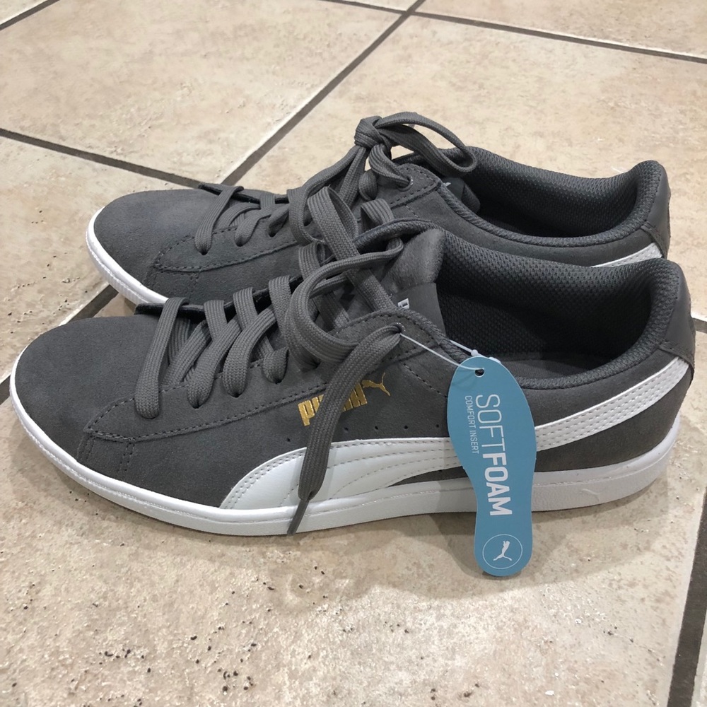 NWT Puma Vicki Suede Tennis Shoe in Grey